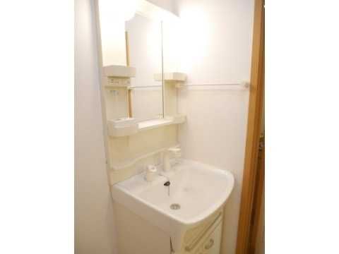 ��ʌ�����s�厚���s�̃A�p�[�g�̐��ʏ�