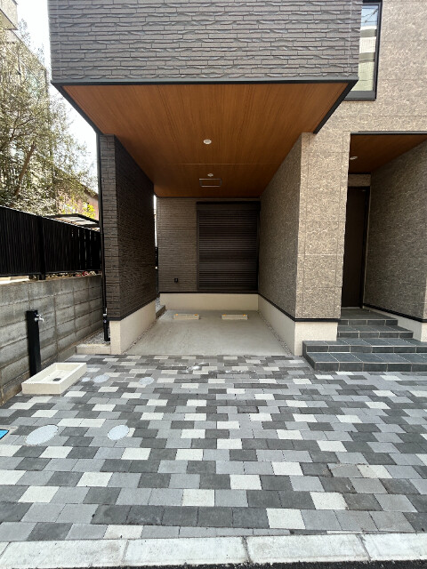 ��ʌ��������܎s��{��V�����P���ڂ̈�ˌ��ẴG���g�����X