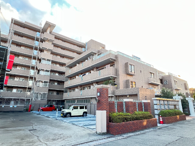 ��ʌ�����s�˒˂S���ڂ̃}���V�����̌����O��