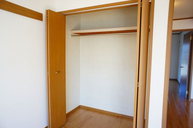 ��ʌ������s�V�h�R���ڂ̃A�p�[�g�̎��[