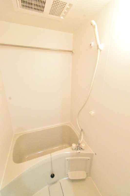 ��ʌ��������܎s���搼��{�Q���ڂ̃A�p�[�g�̃o�X