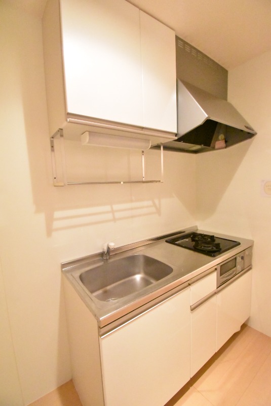 ��ʌ��������܎s�Y�a��̉ƂS���ڂ̃A�p�[�g�̃L�b�`��