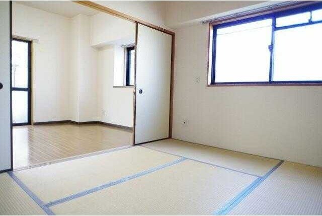 ��ʌ�����s�˒˂R���ڂ̃}���V�����̂��̑������E�X�y�[�X