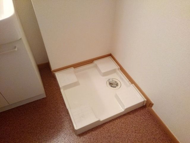 ��ʌ��z�J�s�{�{���T���ڂ̃A�p�[�g�̂��̑��ݔ�