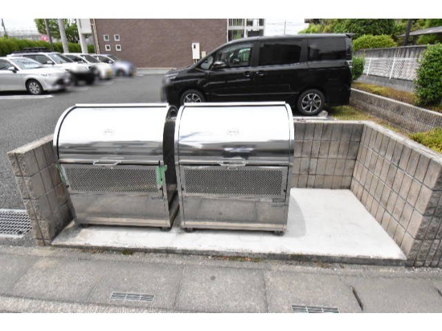 ��ʌ��z�J�s�{�{���T���ڂ̃A�p�[�g�̂��̑�