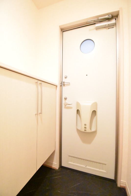 ��ʌ��������܎s�Y�a��̉ƂS���ڂ̃A�p�[�g�̌���