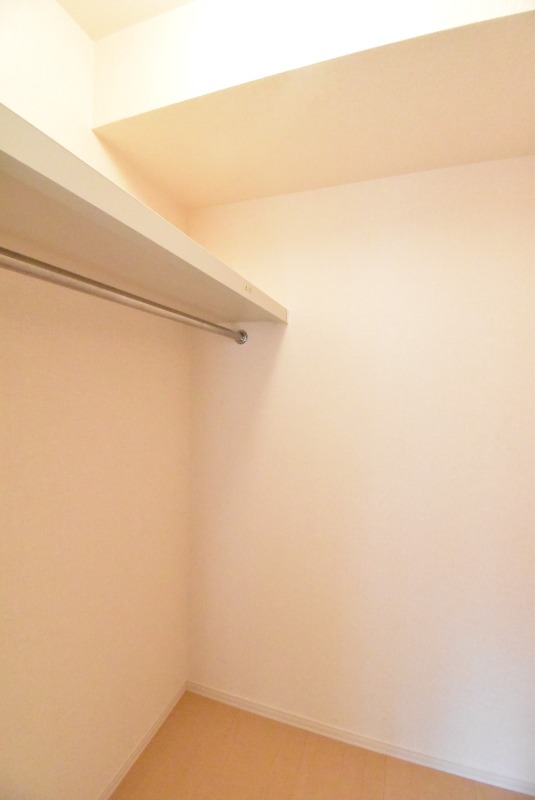 ��ʌ��������܎s�Y�a��̉ƂS���ڂ̃A�p�[�g�̎��[