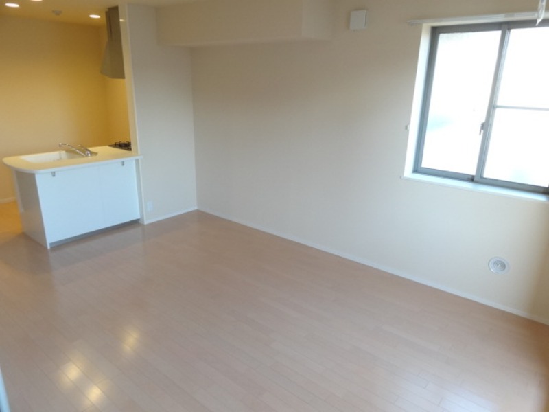 ��ʌ��������܎s���撆���R���ڂ̃}���V�����̋��ԁE���r���O