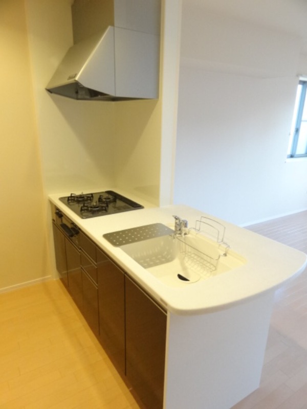 ��ʌ��������܎s���撆���R���ڂ̃}���V�����̃L�b�`��