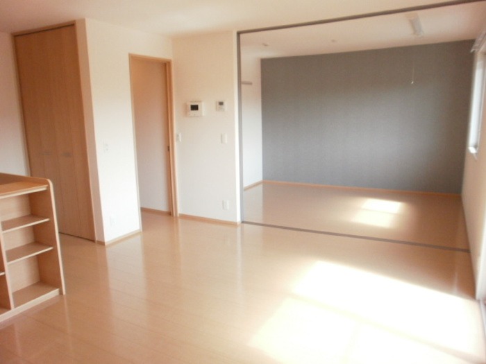 ��ʌ������s�������̃A�p�[�g�̋��ԁE���r���O