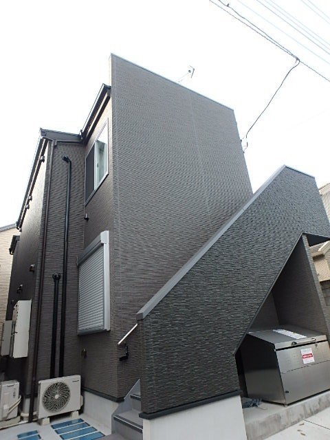 ��ʌ��������܎s�k����i���Q���ڂ̃A�p�[�g�̌����O��