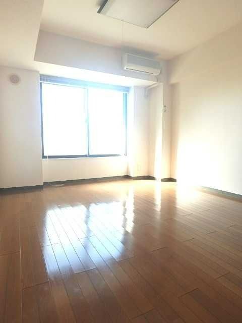 ��ʌ��������܎s�k��~�͒��̃}���V�����̋��ԁE���r���O