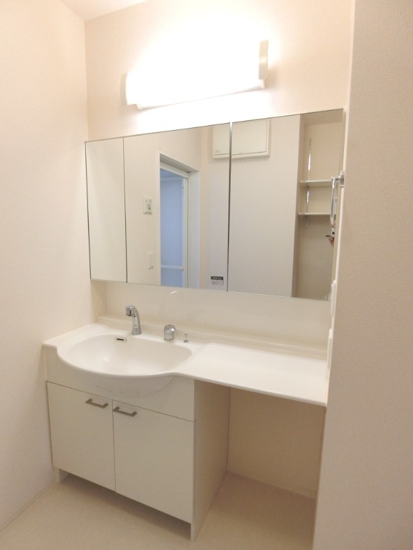 ��ʌ������s�������̃A�p�[�g�̂��̑������E�X�y�[�X