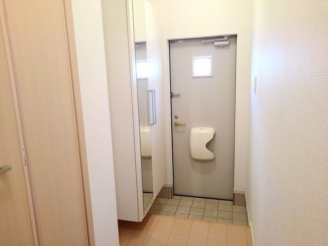 ��ʌ������s���T���ڂ̃A�p�[�g�̌���