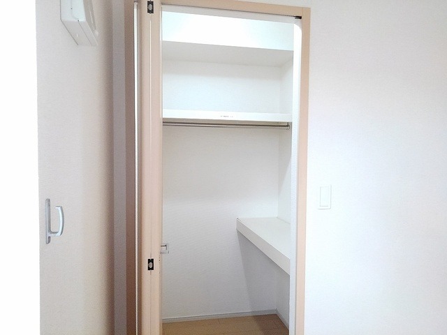 ��ʌ������s���T���ڂ̃A�p�[�g�̎��[