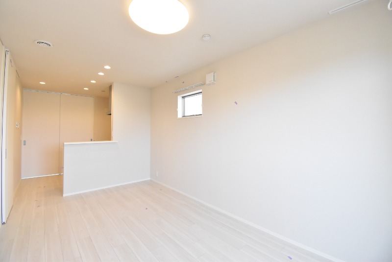 ��ʌ��z�J�s���z�J�P���ڂ̃}���V�����̋����E���r���O