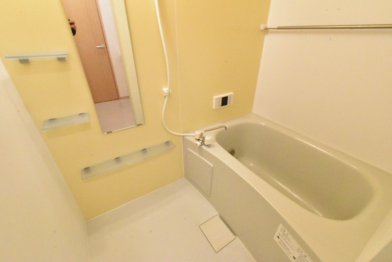 ��ʌ������s�����T���ڂ̃A�p�[�g�̃o�X