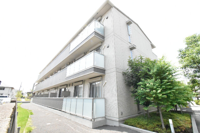 ��ʌ������s�����T���ڂ̃A�p�[�g�̌����O��