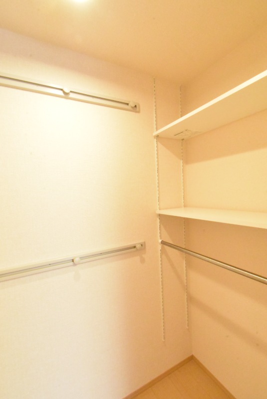 ��ʌ������s�����T���ڂ̃A�p�[�g�̎��[