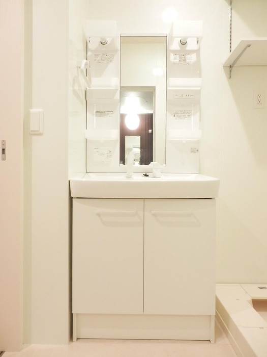 ��ʌ�����s�厚����̃A�p�[�g�̐��ʏ�