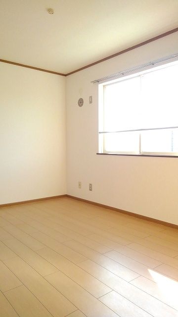 ��ʌ��@�c�s�厚�쓇�̃A�p�[�g�̂��̑������E�X�y�[�X