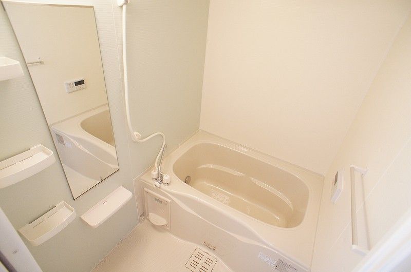 ��ʌ�����s�V�䒬�̃A�p�[�g�̃o�X