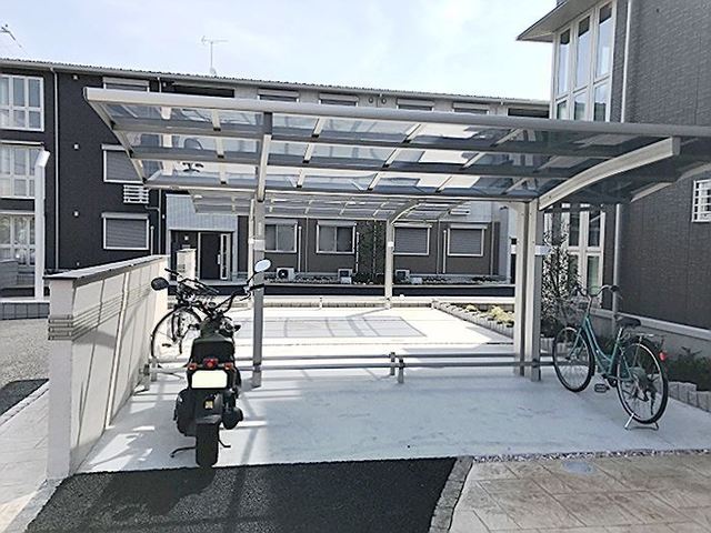 ��ʌ��z�J�s���C�N�^�E���U���ڂ̃A�p�[�g�̂��̑�