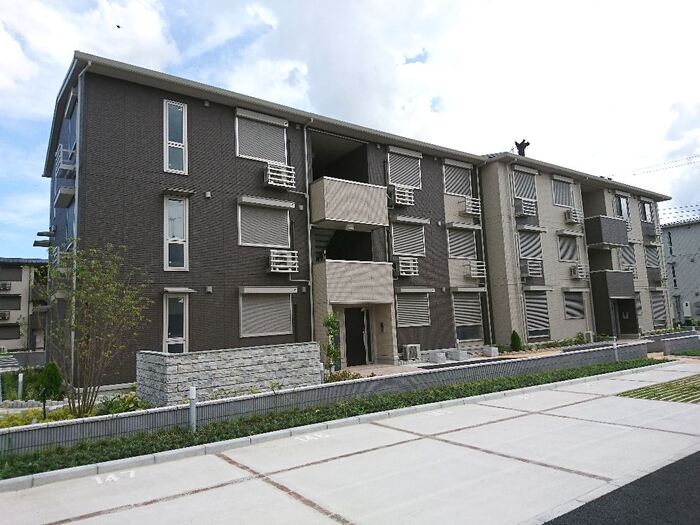 ��ʌ��z�J�s���C�N�^�E���X���ڂ̃A�p�[�g�̌����O��