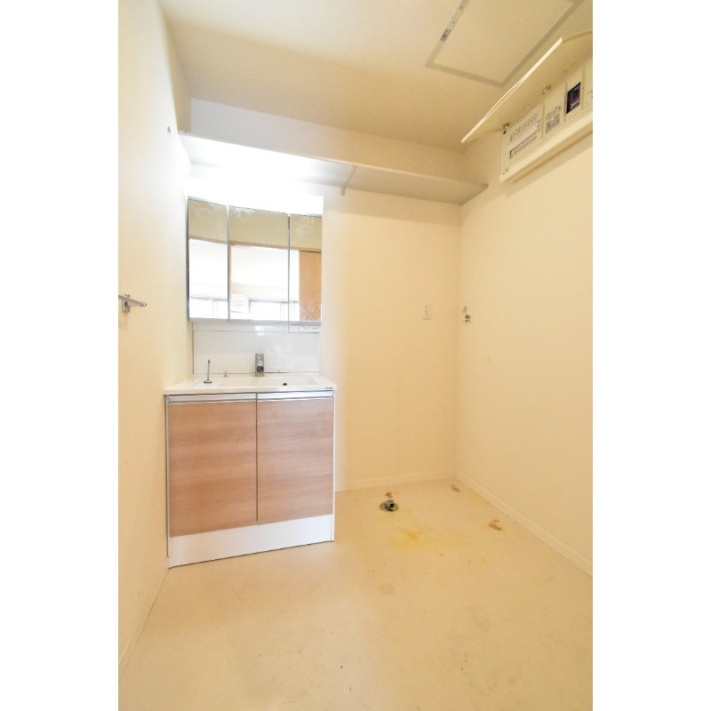 ��ʌ��������܎s�k��{�����̃}���V�����̐��ʏ�