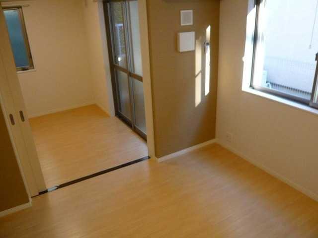 ��ʌ��������܎s��{��V�����P���ڂ̃A�p�[�g�̋��ԁE���r���O