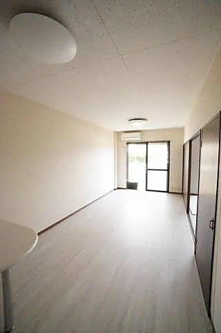 ��ʌ������s�V�����T���ڂ̃A�p�[�g�̋��ԁE���r���O