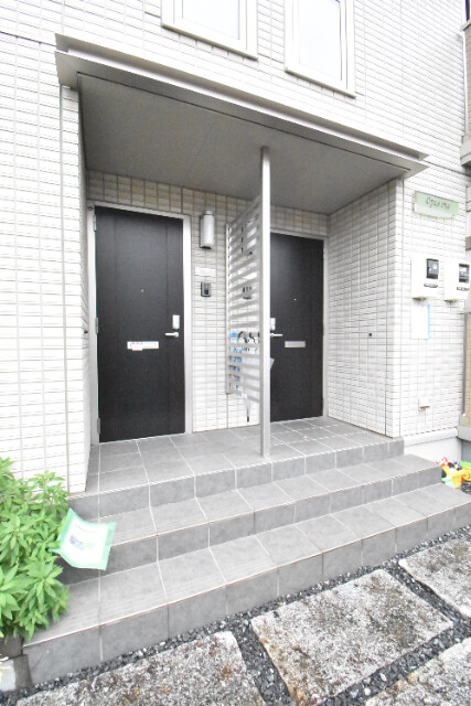 ��ʌ��������܎s�k��{�����Q���ڂ̃A�p�[�g�̃G���g�����X