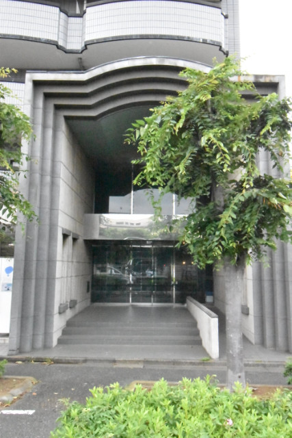 ��ʌ��������܎s�΋擌���R���ڂ̃}���V�����̃G���g�����X