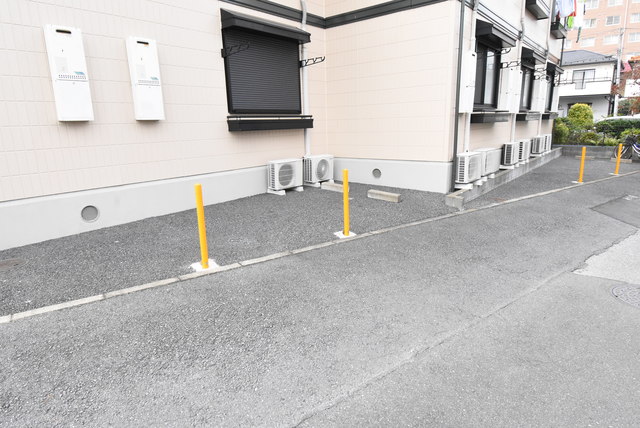 ��ʌ��������܎s��{��听���P���ڂ̃A�p�[�g�̒��ԏ�