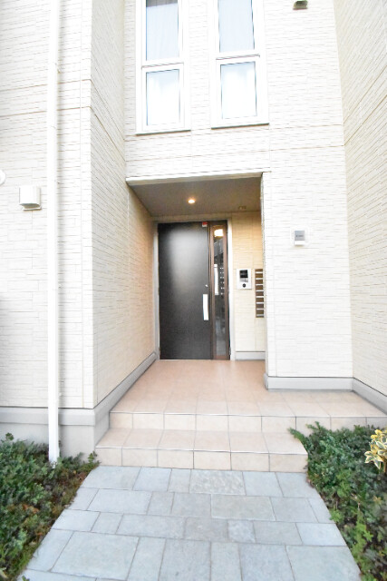 ��ʌ��z�J�s���C�N�^�E���X���ڂ̃A�p�[�g�̃G���g�����X