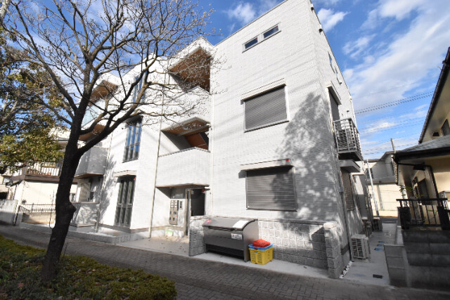 ��ʌ��z�J�s�����̃A�p�[�g�̌����O��