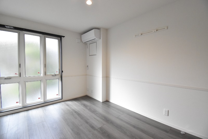 ��ʌ��z�J�s�����̃A�p�[�g�̂��̑������E�X�y�[�X