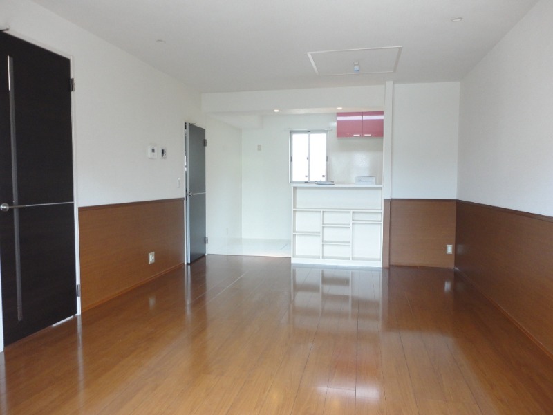 ��ʌ��������܎s��{��O���P���ڂ̃e���X�n�E�X�̋��ԁE���r���O