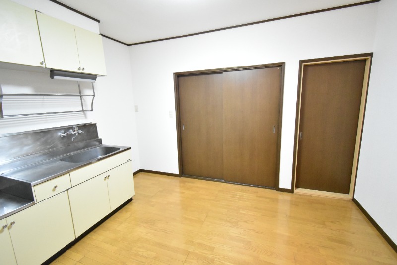 ��ʌ��������܎s�������J�T���ڂ̃A�p�[�g�̋��ԁE���r���O