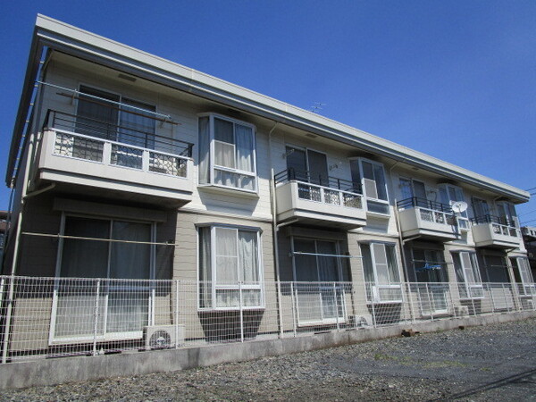 ��ʌ�����s�΋u�Q���ڂ̃A�p�[�g�̌����O��