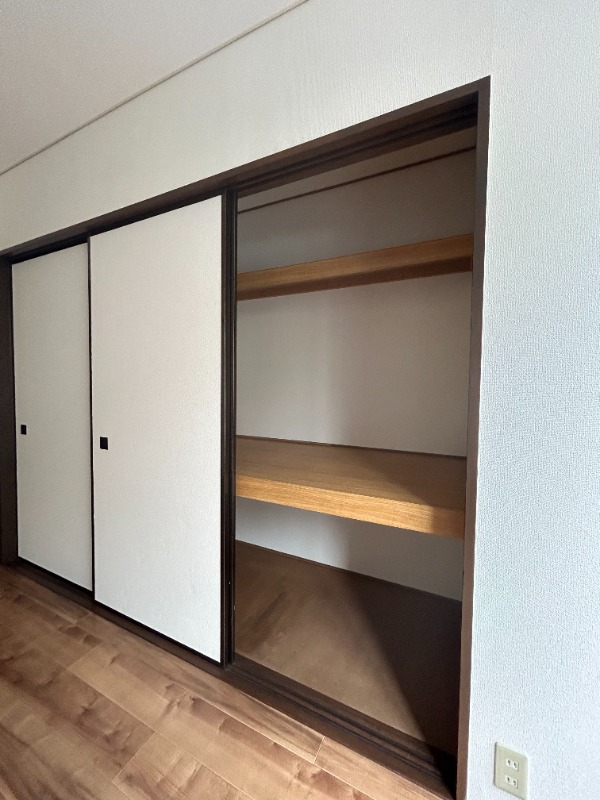 ��ʌ�����s�΋u�Q���ڂ̃A�p�[�g�̎��[