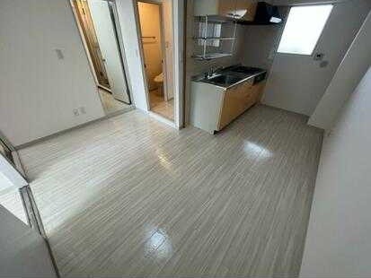 ��ʌ��z�J�s��z�J�R���ڂ̃}���V�����̋��ԁE���r���O