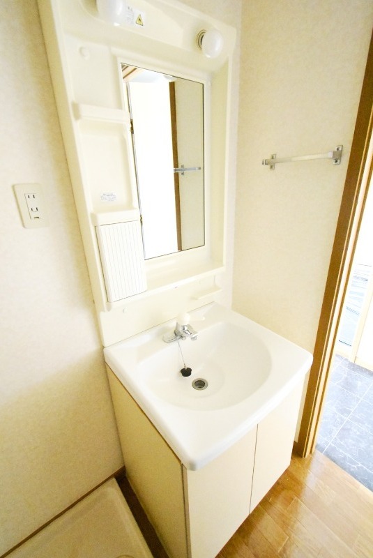 ��ʌ�����s�厚������̃}���V�����̐��ʏ�