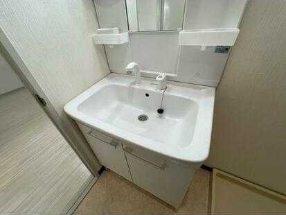 ��ʌ��z�J�s��z�J�R���ڂ̃}���V�����̐��ʏ�