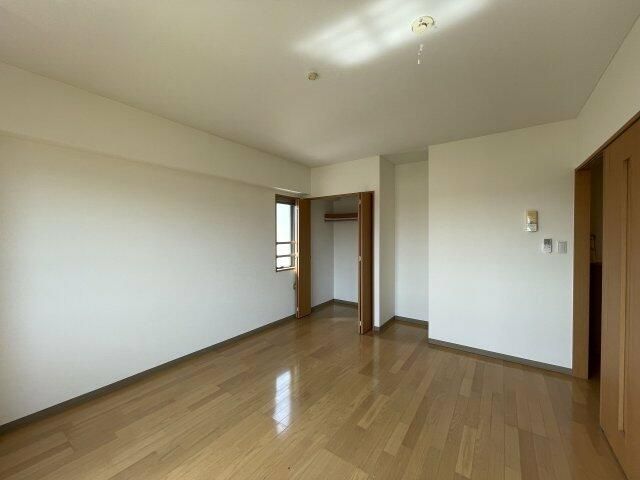 ��ʌ�����s�����Q���ڂ̃}���V�����̐Q��