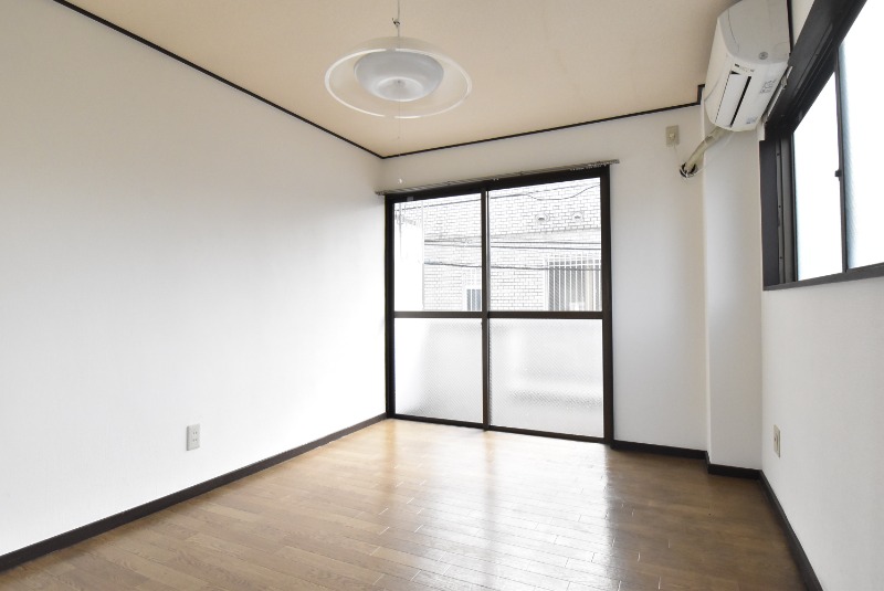 ��ʌ��������܎s�k����i���Q���ڂ̃}���V�����̋��ԁE���r���O