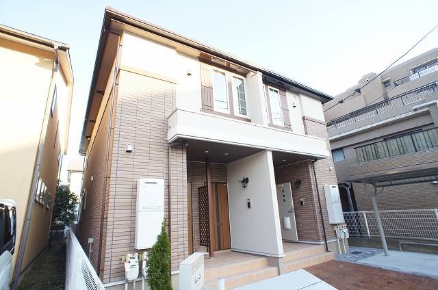 ��ʌ�����s�؂R���ڂ̃A�p�[�g�̌����O��