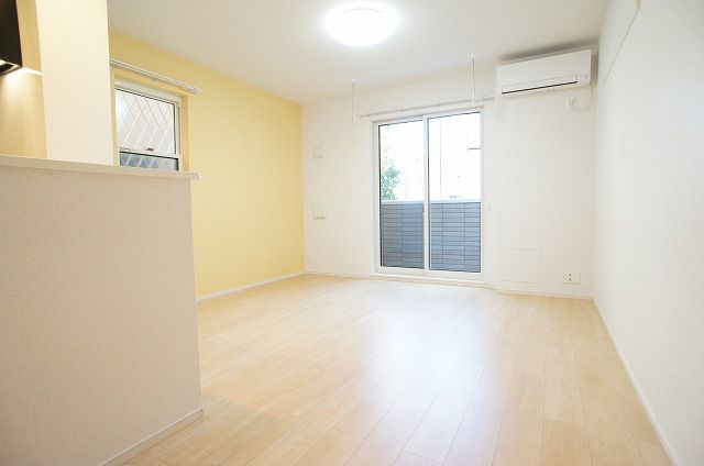 ��ʌ�����s�؂R���ڂ̃A�p�[�g�̋��ԁE���r���O