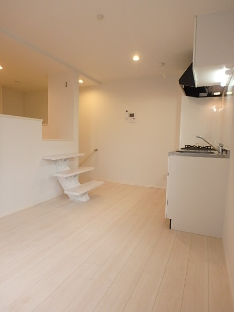 ��ʌ��������܎s�����擌��{�U���ڂ̃A�p�[�g�̋��ԁE���r���O