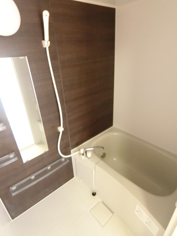 ��ʌ�����s�厚���s�̃A�p�[�g�̃o�X